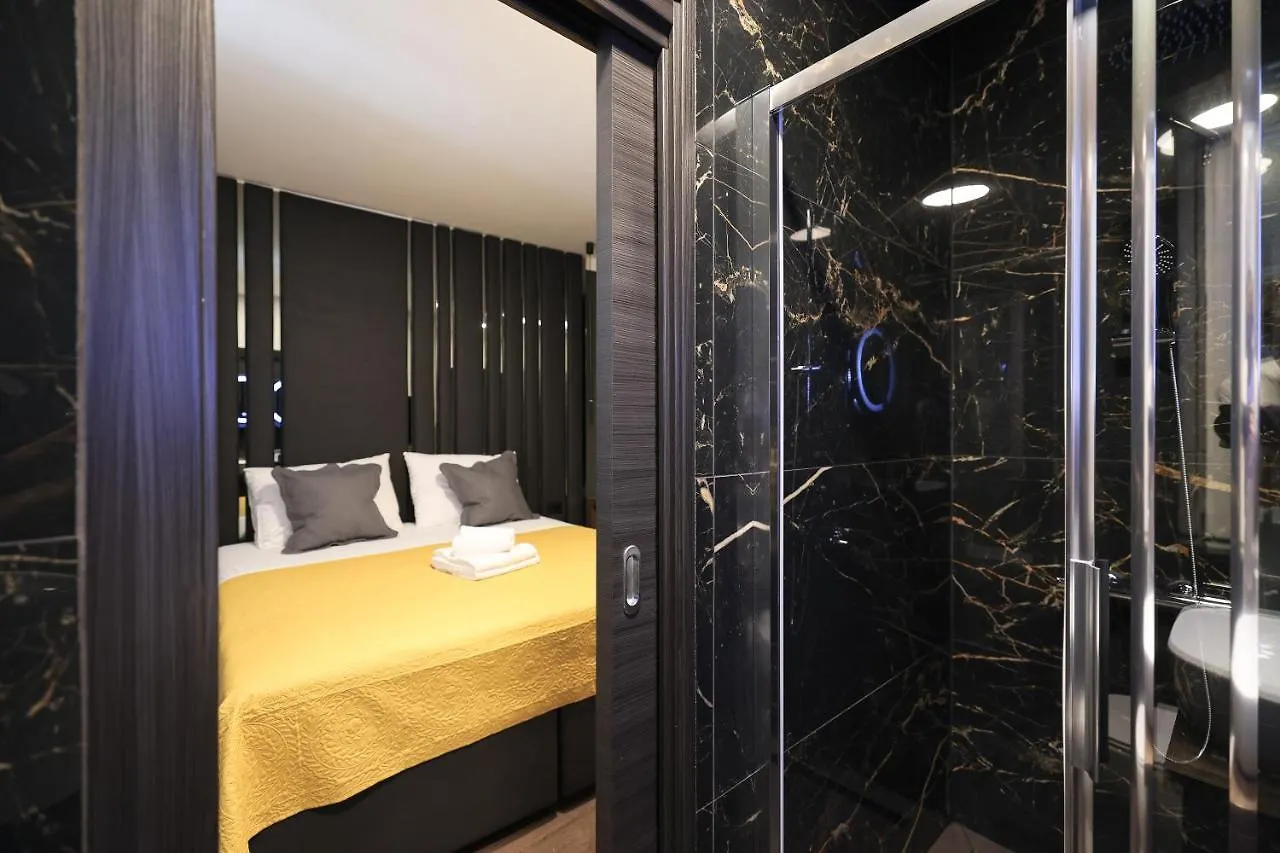 City Premium Rooms Old Town Zadar Apartment